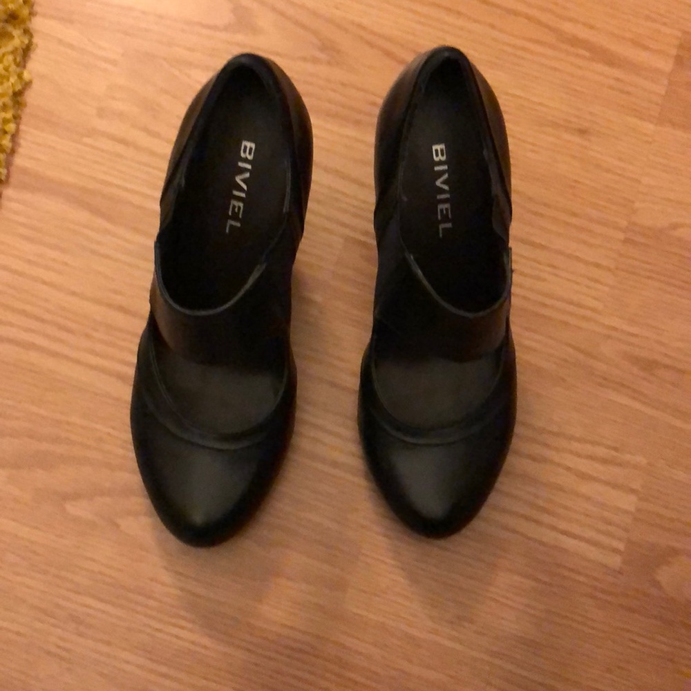 Biviel black leather heels
